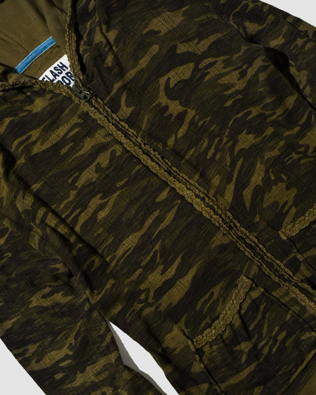 FLASH REPORT CAMO LACE ZIPPER HOODED SWEATER - S/M